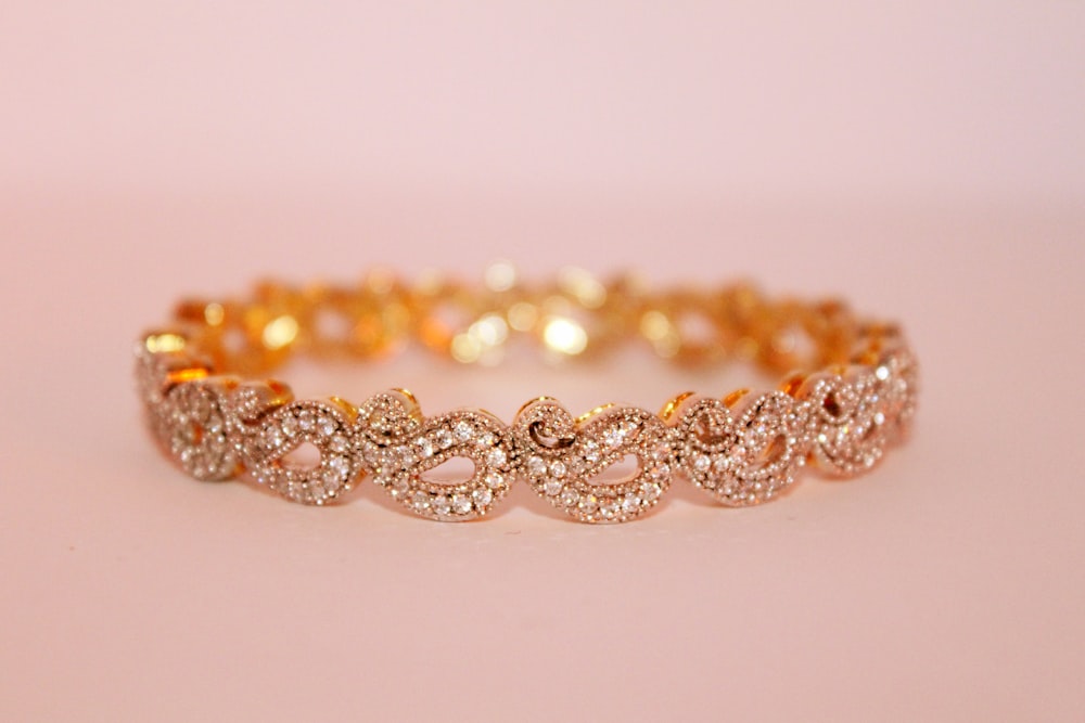 Classic Gold Ring side view